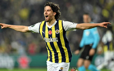 Fenerbahçeli Ünlü Oyuncu, Takımının Maçını Tribünden İzledi