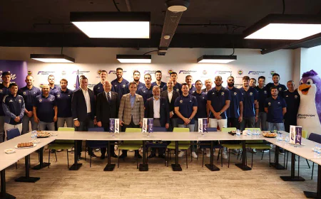 Fenerbahçe Medicana Ekibi, Magdeburger Sigorta’yı Ziyaret Etti