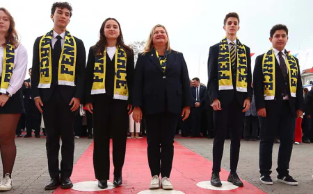 29 Ekim Cumhuriyet Bayramı dolayısıyla çelenk sunma töreni gerçekleştirildi.