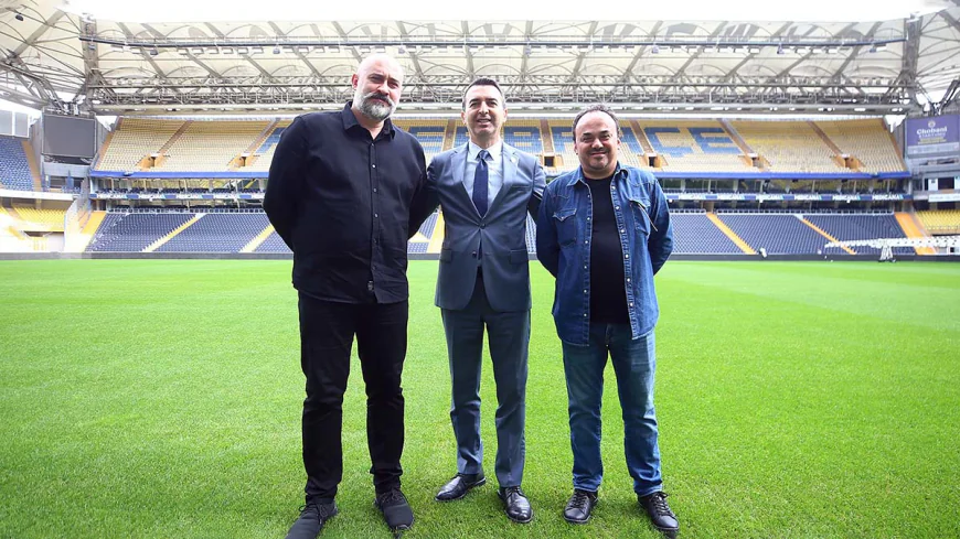 Sarı Lacivertli Sahanın Zemini Yenilendi: Hibrit Çim Kullanıldı