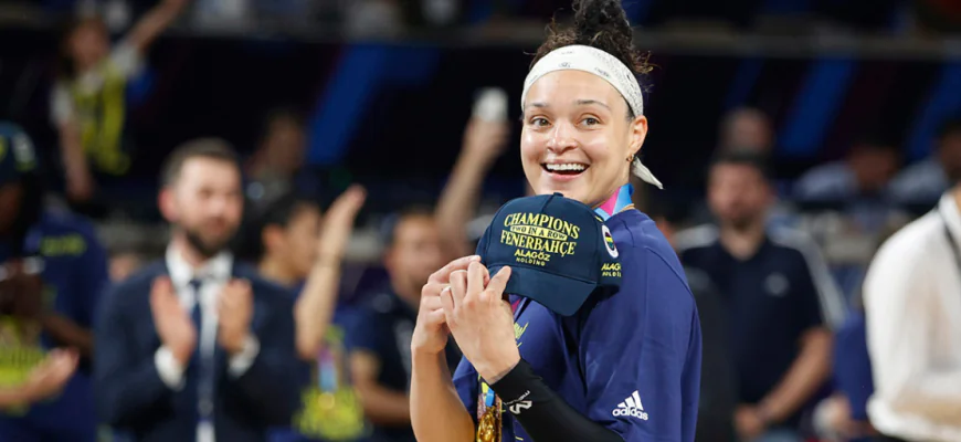 Kayla McBride, Sarı Lacivert Forma İçin Geri Döndü