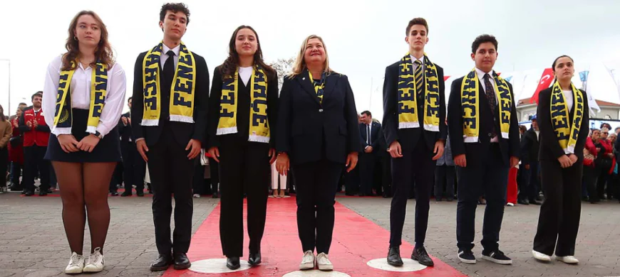 29 Ekim Cumhuriyet Bayramı dolayısıyla çelenk sunma töreni gerçekleştirildi.